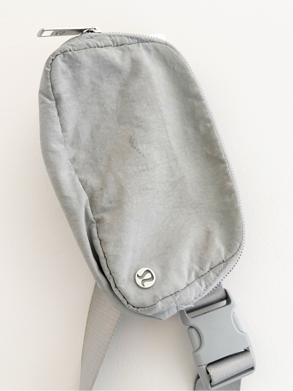 Everywhere Belt Bag - Light Gray